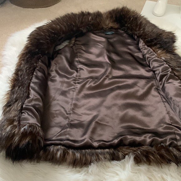 Faux Fur Vest Brown Fox - Medium - Picture 10 of 12